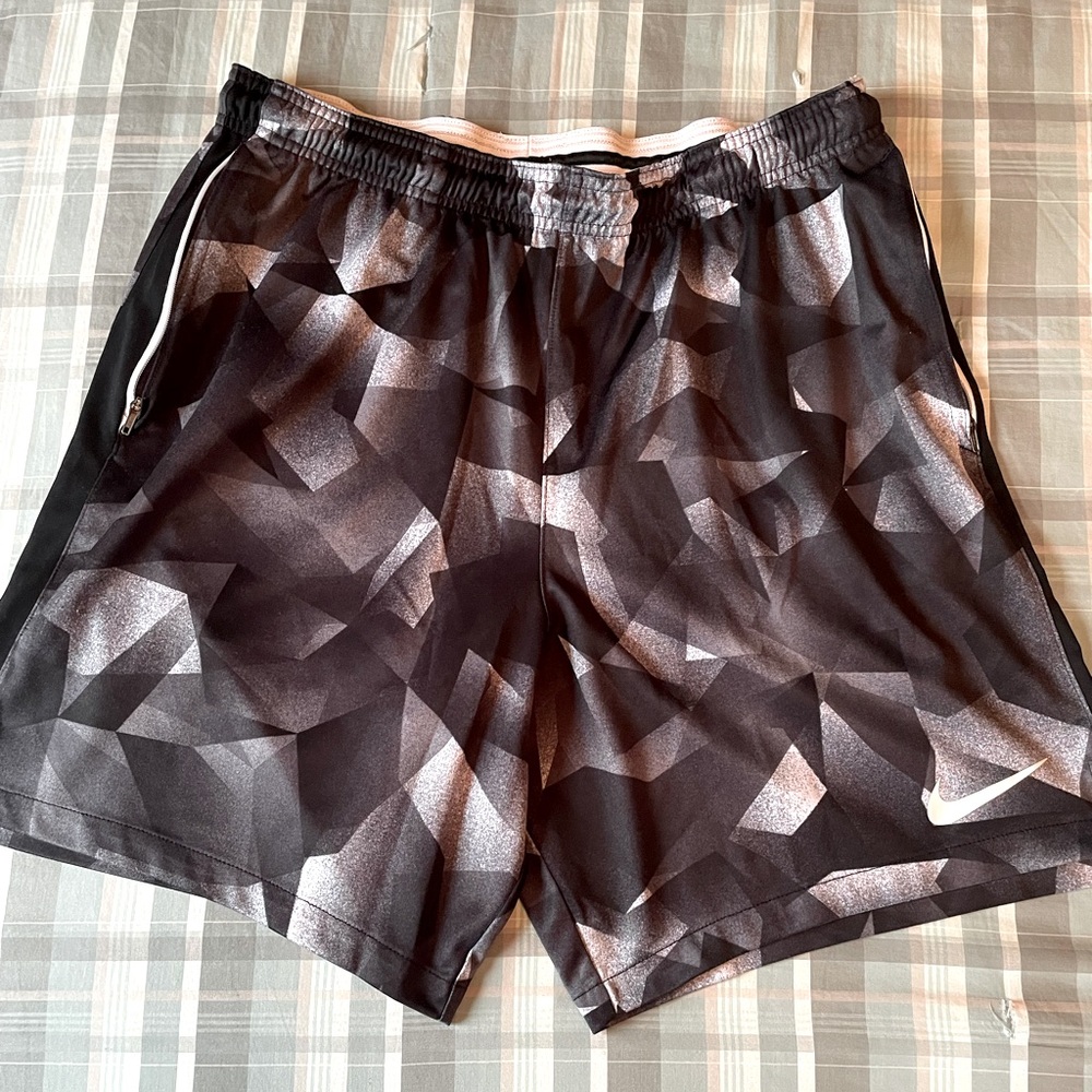 Nike dry fit men’s shorts 7 length